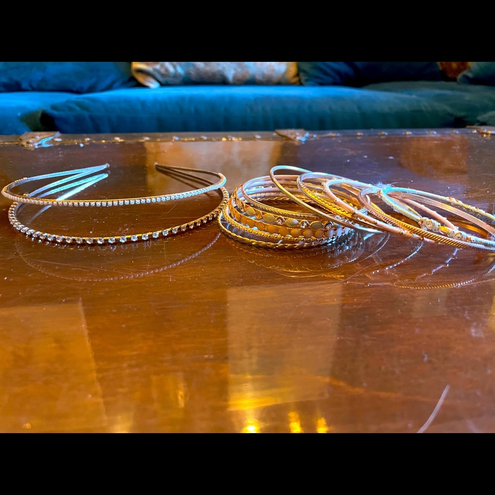 Set of 10 bangles and headband